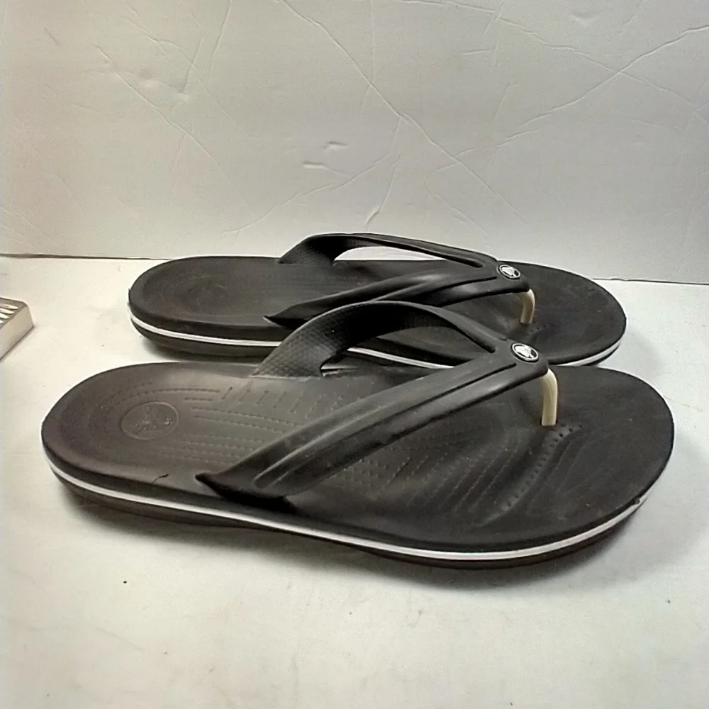 Crocs Crocband Black Thong Flip Flop Sandals Men's sz 12
